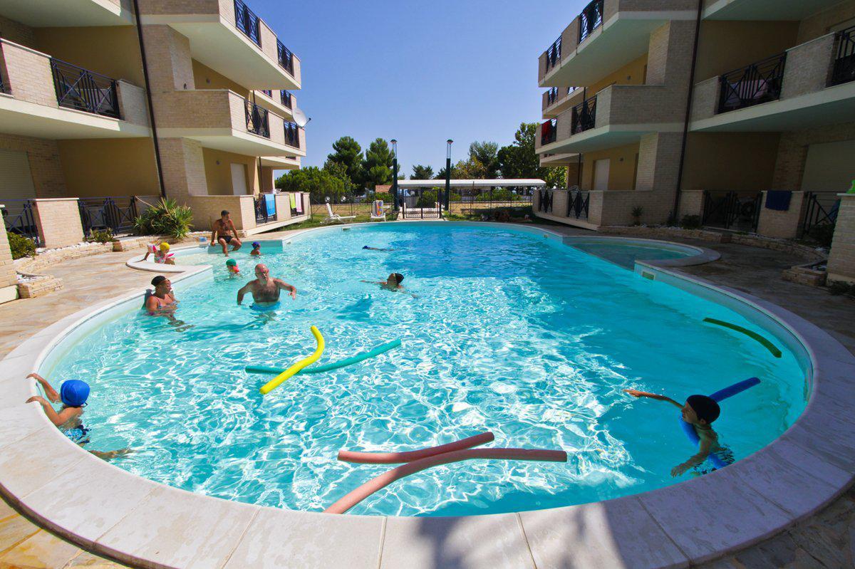 Green Bay Village Пинето Екстериор снимка