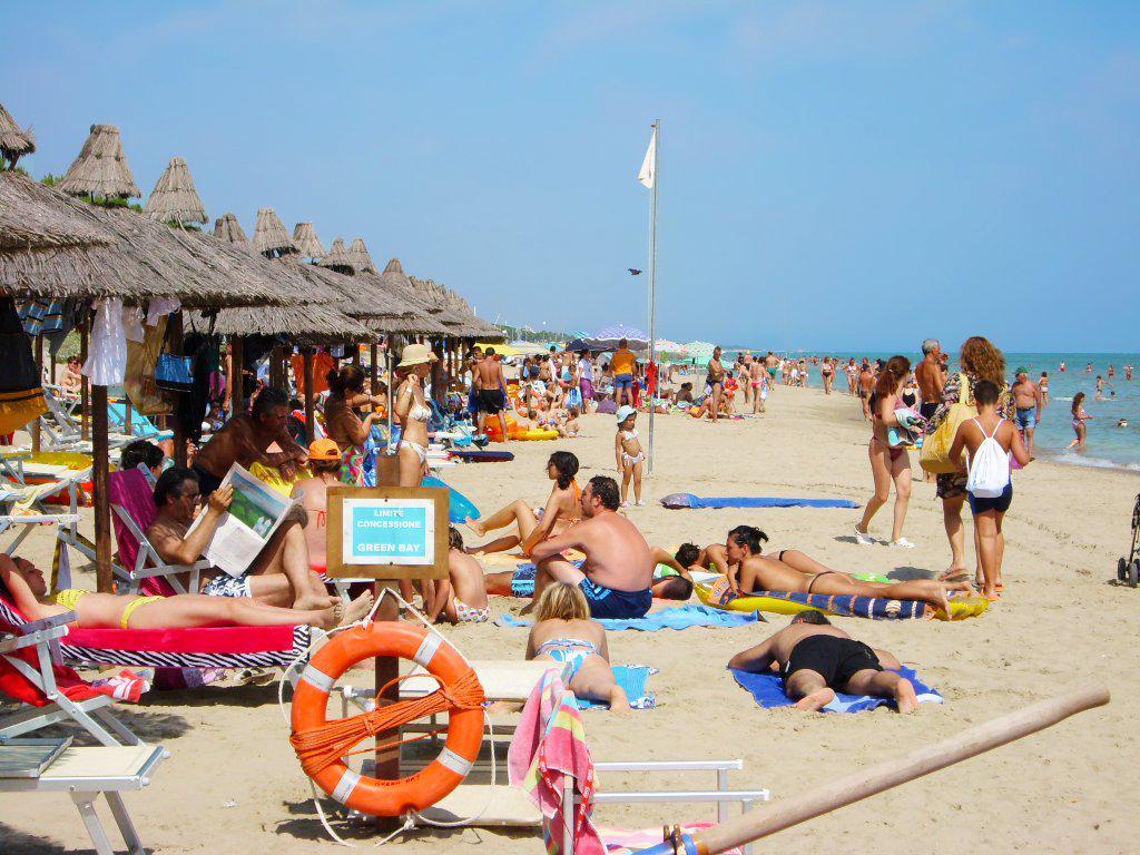 Green Bay Village Пинето Екстериор снимка